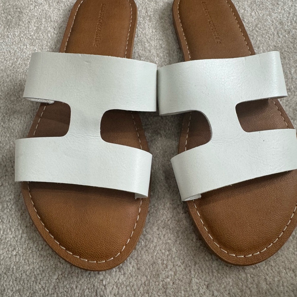 Amazon Essentials White and Brown Minimalist Sandals